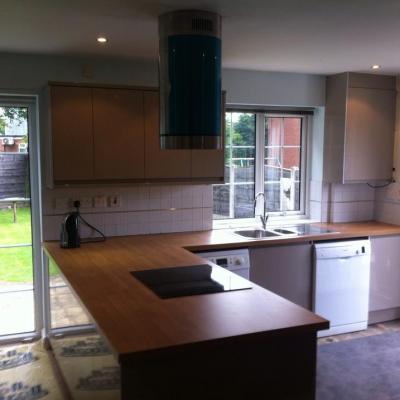 Kitchen with Breakfast Bar 